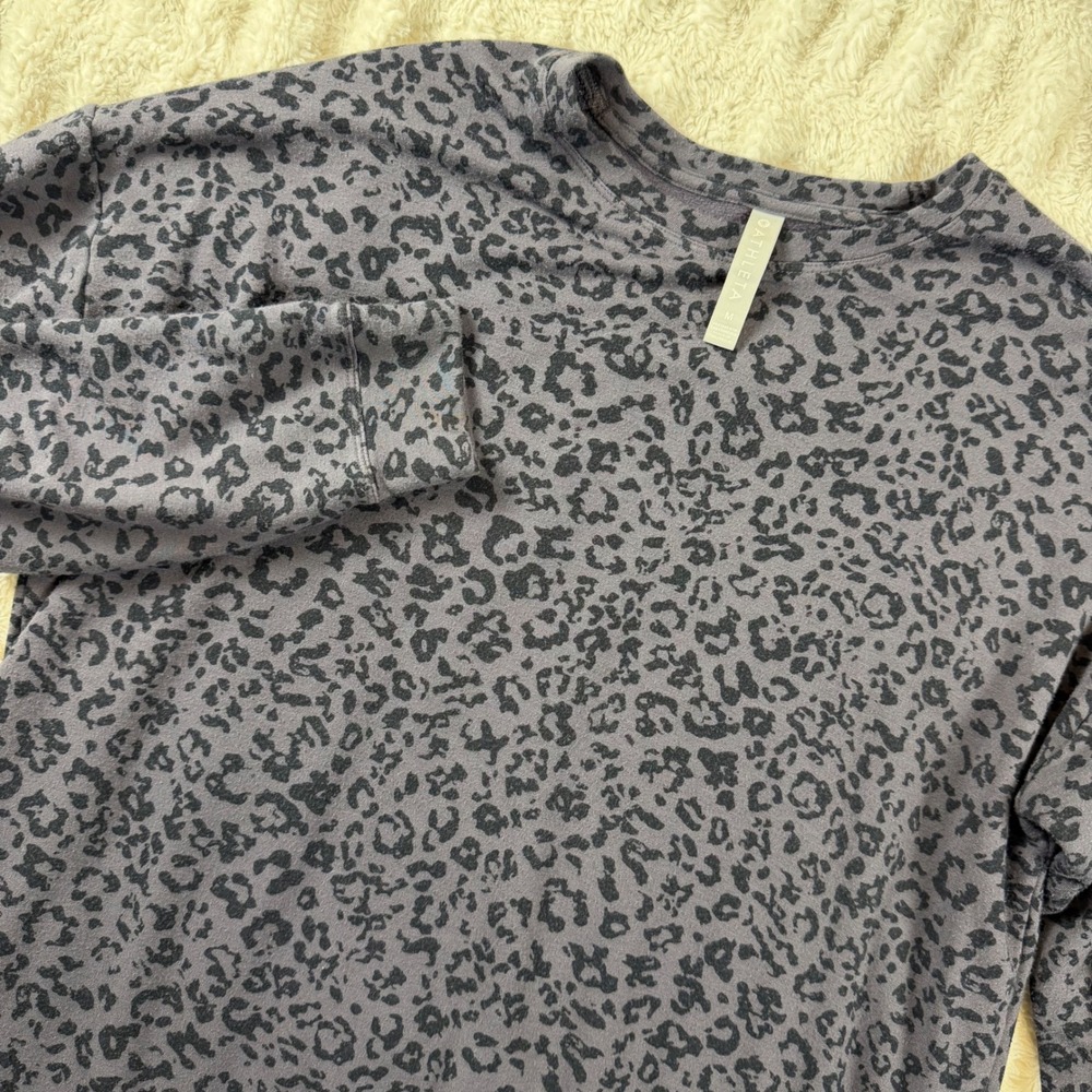 Athleta Coaster Luxe Sweatshirt Womens Medium Purple Leopard Print Pullover